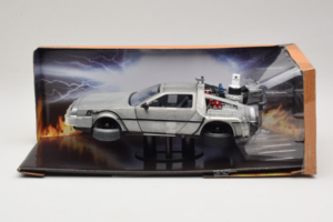 DeLorean DMC-12 Time Machine Back to the Future II Jada 1:24 253255021 Kov – obrázek 2 z 2