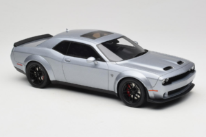 Dodge Challenger SRT Hellcat Redeye Stříbrný GT Spirit 1:18 GT226 Pryskyřice – obrázek 4 z 6