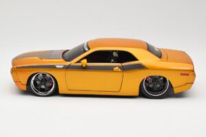 Dodge Challenger Concept Zlatý Maisto 1:18 31320 Kov – obrázek 4 z 8