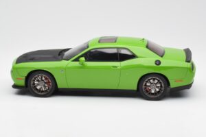 Dodge Challenger SRT Hellcat Zelený GT Spirit 1:18 GT168 Pryskyřice – obrázek 3 z 6