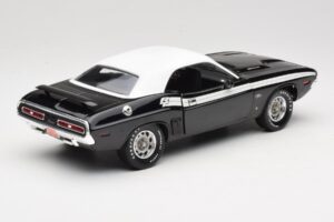 Dodge Challenger R/T Černý & Bílý ERTL 1:18 36549 Kov – obrázek 3 z 8