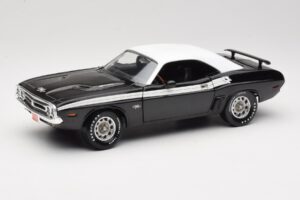 Dodge Challenger R/T Černý & Bílý ERTL 1:18 36549 Kov