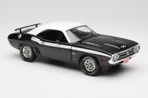 Dodge Challenger R/T Černý & Bílý ERTL 1:18 36549 Kov – obrázek 6 z 8