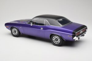 Dodge Challenger R/T Plum Crazy Otto 1:12 G083 Pryskyřice – obrázek 5 z 6