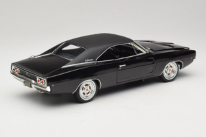 Dodge Charger R/T Steve McQueen Bullitt Movie Greenlight 1:18 12839 Kov – obrázek 3 z 8