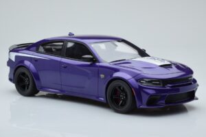 Dodge Charger Super Bee Fialový GT Spirit 1:18 GT895 Pryskyřice – obrázek 4 z 6