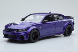 Dodge Charger Super Bee Fialový GT Spirit 1:18 GT895 Pryskyřice