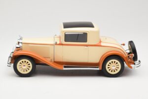 Dodge Eight DG Coupe Béžový BoS Models 1:18 BOS289 Pryskyřice – obrázek 3 z 6