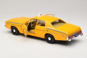Dodge Monaco Taxi Rocky III GreenLight 1:18 19111 Kov – obrázek 5 z 8