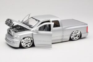 Dodge Ram Tuned Stříbrný Jada 1:18 63162-SM Kov – obrázek 2 z 8