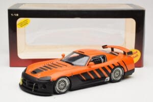 Dodge Viper Competition Coupe Go Man Go Orange AUTOart 1:18 80422 Kov – obrázek 6 z 6