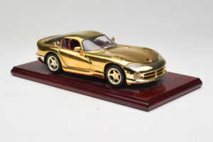 Dodge Viper GTS Gold Plated 23K Maisto 1:18 GP001 Kov – obrázek 6 z 8