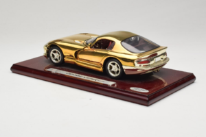 Dodge Viper GTS Gold Plated 23K Maisto 1:18 GP001 Kov – obrázek 7 z 8