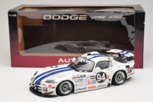 Dodge Viper GTS-R #94 Viper Team Oreca O. Beretta / T. Archer / D. Dupuy 24 Hours of Daytona 1997 AUTOart 1:18 89723 Kov – obrázek 8 z 8