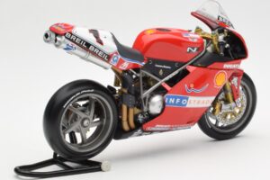 Ducati 998R WSB #1 T. Bayliss Ducati Infostrada 2002 Minichamps 1:12 122021201 Kov – obrázek 3 z 6