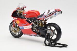 Ducati 998R WSB #1 T. Bayliss Ducati Infostrada 2002 Minichamps 1:12 122021201 Kov – obrázek 5 z 6