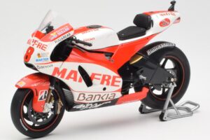 Ducati Desmosedici GP11 #8 H. Barbera Ducati MotoGP Team MotoGP 2011 Minichamps 1:12 123110008 Kov – obrázek 2 z 6