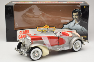 Duesenberg SJ Clark Gable's Car Stříbrný Červený ERTL 1:18 7962 Kov – obrázek 6 z 6