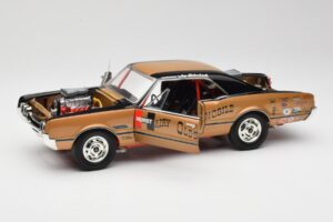 Oldsmobile 442 Hurst Hairy Olds Twin-Engine 4WD 1966 Highway 61 1:18 50089 Kov – obrázek 2 z 8