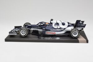 AlphaTauri AT02 #22 Y. Tsunoda Bahrain GP 2021 Minichamps 1:18 117210122 Kov