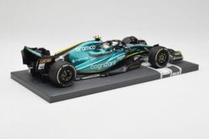 Aston Martin AMR22 Aramco #5 S. Vettel Abu Dhabi GP 2022 Last Race Collector's Edition Minichamps 1:18 117222205 Pryskyřice – obrázek 3 z 7