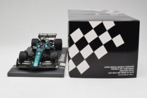 Aston Martin AMR22 Aramco #5 S. Vettel Abu Dhabi GP 2022 Last Race Collector's Edition Minichamps 1:18 117222205 Pryskyřice – obrázek 6 z 7