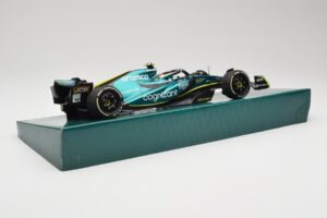 Aston Martin AMR22 #5 S. Vettel Last Race Abu Dhabi GP 2022 Minichamps 1:18 147222205 Pryskyřice – obrázek 3 z 7