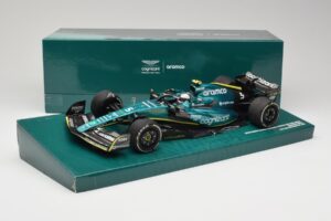 Aston Martin AMR22 #5 S. Vettel Last Race Abu Dhabi GP 2022 Minichamps 1:18 147222205 Pryskyřice – obrázek 7 z 7