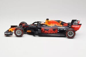 Aston Martin Red Bull Racing RB15 #33 M. Verstappen F1 2019 Minichamps 1:18 110190033 Kov – obrázek 3 z 7