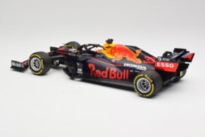 Aston Martin Red Bull Racing RB16 #33 M. Verstappen Abu Dhabi GP Winner 2020 Minichamps 1:18 110201733 Kov – obrázek 5 z 7