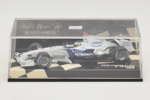 BMW Sauber F1.06 #16 N. Heidfeld BMW Sauber F1 Team 2006 Minichamps 1:43 400060016 Kov – obrázek 4 z 5