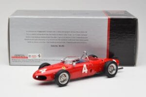 Ferrari 156 Sharknose P. Hill / W. von Trips Belgian GP 1961 CMC 1:18 M-070 Kov – obrázek 6 z 6