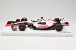 Haas VF-22 #20 K. Magnussen Pole Position Brazil GP 2022 Minichamps 1:18 147222120 Kov