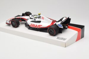 Haas VF-22 #47 M. Schumacher Bahrain GP 2022 Minichamps 1:18 147220147 Kov – obrázek 5 z 7
