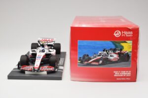 Haas VF-22 #47 M. Schumacher Brazilian GP 2022 Minichamps 1:18 117222147 Pryskyřice – obrázek 6 z 7