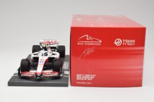 Haas VF-22 #47 M. Schumacher British GP 2022 Minichamps 1:18 117221047 Pryskyřice – obrázek 6 z 7