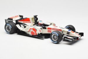 Honda Racing Team RA106 #12 J. Button F1 2006 Minichamps 1:18 100060012 Kov – obrázek 4 z 6
