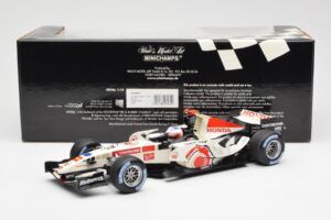Honda Racing Team RA106 #11 R. Barrichello F1 2006 Minichamps 1:18 100060011 Kov – obrázek 6 z 6