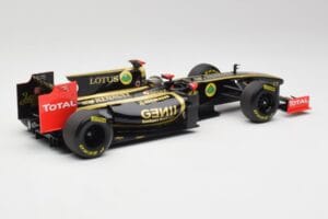 Lotus Renault GP R31 #10 B. Senna F1 2011 Minichamps 1:18 150110079-C1 Kov – obrázek 2 z 7