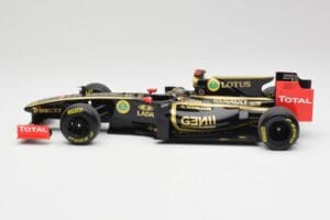Lotus Renault GP R31 #10 B. Senna F1 2011 Minichamps 1:18 150110079-C1 Kov – obrázek 3 z 7