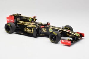 Lotus Renault GP R31 #10 B. Senna F1 2011 Minichamps 1:18 150110079-C1 Kov – obrázek 4 z 7