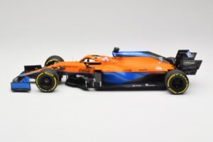 McLaren MCL35M #3 D. Ricciardo Bahrain GP 2021 Minichamps 1:18 530211803 Kov – obrázek 3 z 7
