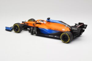 McLaren MCL35M #3 D. Ricciardo Bahrain GP 2021 Minichamps 1:18 530211803 Kov – obrázek 5 z 7
