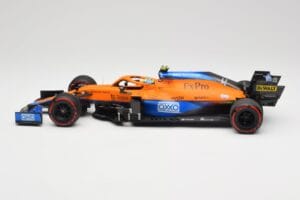 McLaren MCL35M #4 L. Norris Pole Position Russian GP 2021 Minichamps 1:18 530213404 Kov – obrázek 3 z 7