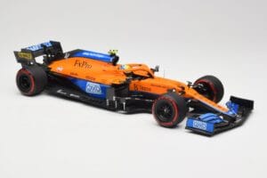 McLaren MCL35M #4 L. Norris Pole Position Russian GP 2021 Minichamps 1:18 530213404 Kov – obrázek 4 z 7