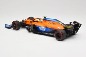 McLaren MCL35M #4 L. Norris Pole Position Russian GP 2021 Minichamps 1:18 530213404 Kov – obrázek 5 z 7