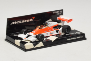 McLaren M26 Ford J. Hunt F1 1977 Minichamps 1:43 530774301 Kov – obrázek 2 z 5