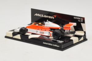 McLaren M26 Ford J. Hunt F1 1977 Minichamps 1:43 530774301 Kov – obrázek 3 z 5