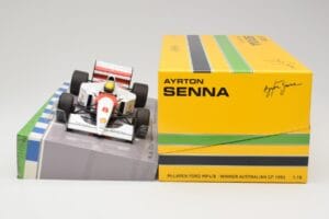 McLaren Ford MP4/8 #8 A. Senna Winner Australian GP 1993 Minichamps 1:18 543933838 Kov – obrázek 6 z 7