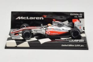 McLaren Mercedes MP4-24 #1 L. Hamilton Showcar 2009 Minichamps 1:43 530094371 Kov
